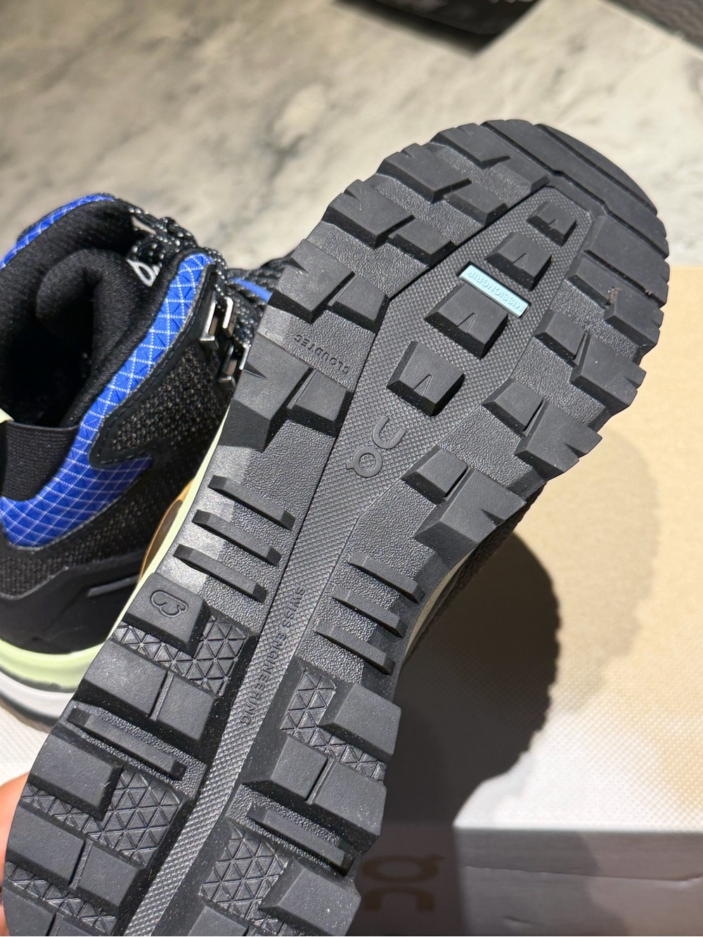 On Cloud alpine Waterproof Blue & Black Women's Hiking Booties - Picture 8 of 14